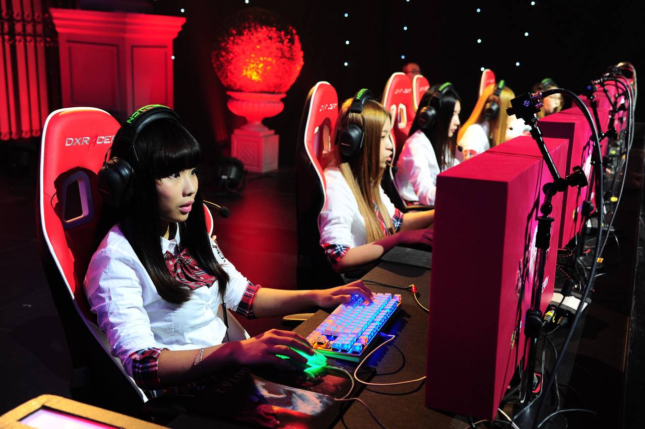 China video game illustrators (Photo credit KrASIA)