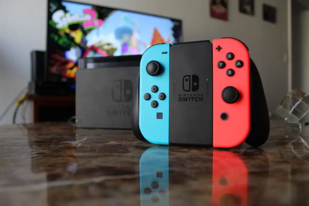 Nintendo Denies Switch Successor Briefing, Dual Screen Patent, As Switch Sells 132m